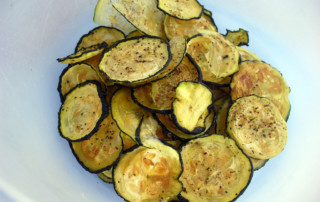 photo of baked zucchini chips